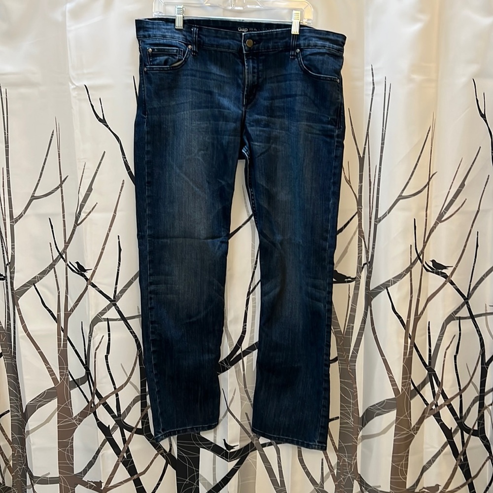 Gap women’s blue jean size 16x33R - worn a couple times. In near perfect shape.
